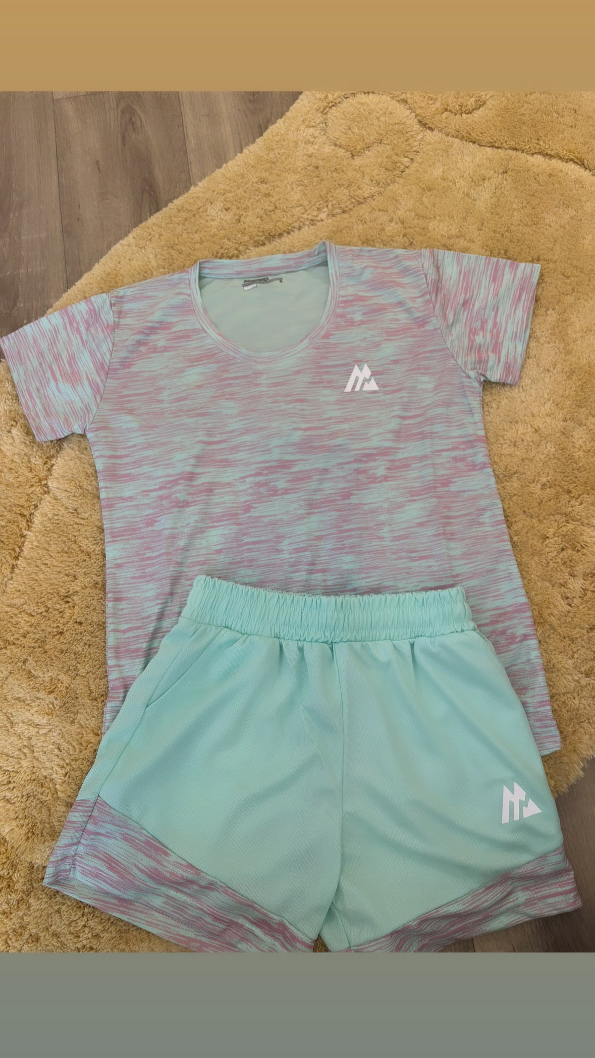 Women’s M T Shirt & Short Set